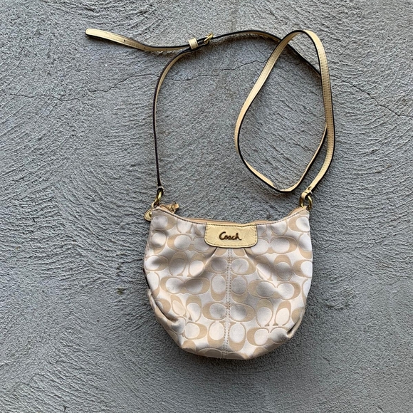 Coach - Small Purse - Gold - Picture 1 of 8